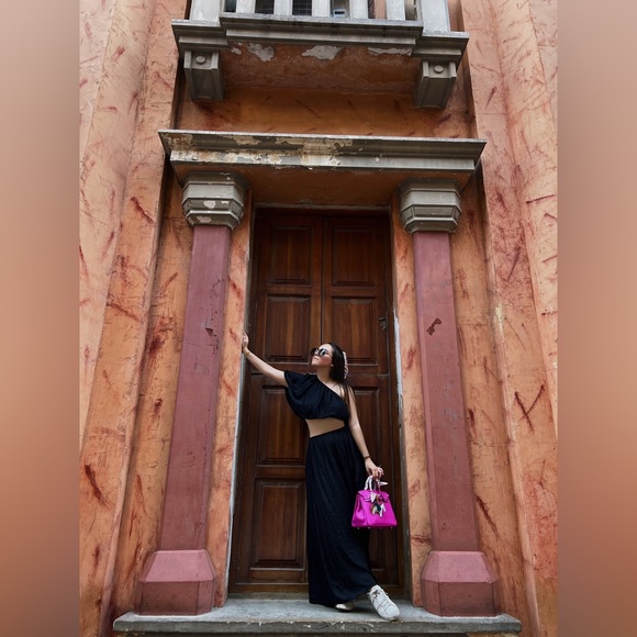 LIKE This To Be Fashioned-Called To Shop My Shopaholic Closet.🛍️💃. - Picture 2 of 8